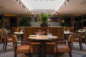 Crossbasket Castle Hotel & Restaurant