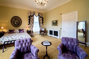 Crossbasket Castle Hotel & Restaurant