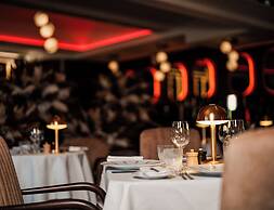 Crossbasket Castle Hotel & Restaurant