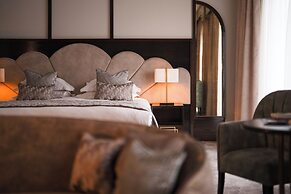 Crossbasket Castle Hotel & Restaurant