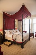 Crossbasket Castle Hotel & Restaurant