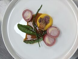 Crossbasket Castle Hotel & Restaurant