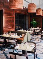 Crossbasket Castle Hotel & Restaurant