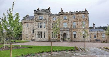 Crossbasket Castle Hotel & Restaurant