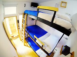 Hostal De La 57 - Hostel