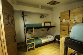 Hostal De La 57 - Hostel