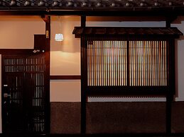 Theatre and Library Residence -Kyoto Imagumano-