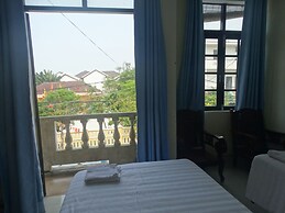 Yellow House Homestay