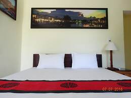 Yellow House Homestay