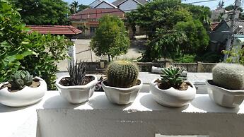 Yellow House Homestay