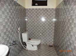 Yellow House Homestay