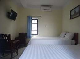 Yellow House Homestay