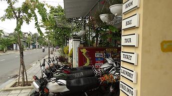 Yellow House Homestay