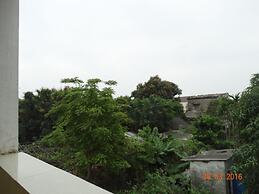 Yellow House Homestay