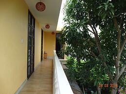 Yellow House Homestay