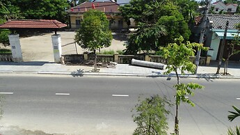 Yellow House Homestay