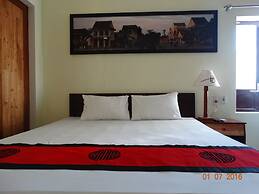 Yellow House Homestay