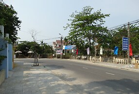 Yellow House Homestay