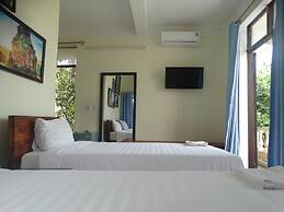 Yellow House Homestay