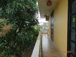 Yellow House Homestay