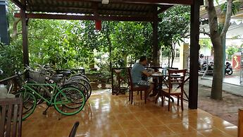 Yellow House Homestay