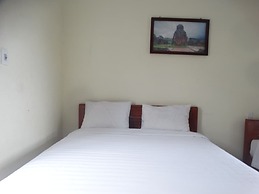 Yellow House Homestay