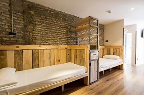 Black Swan Hostel Sevilla