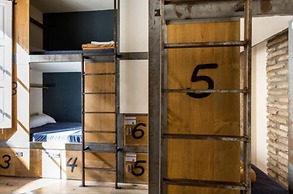 Black Swan Hostel Sevilla