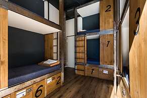 Black Swan Hostel Sevilla