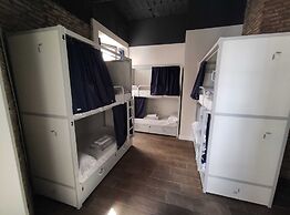 Black Swan Hostel Sevilla