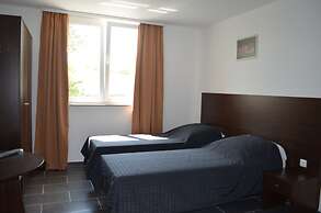 Zwei Raben Pension