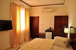 Raybow International Hotel