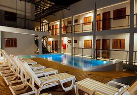 CLH Suites Bonito Centro