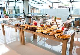 CLH Suites Bonito Centro