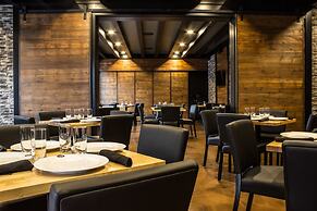 Cobblestone Hotel & Suites – Chippewa Falls