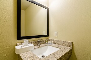 Cobblestone Hotel & Suites - McCook