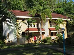 Alonaland Resort Apartelle