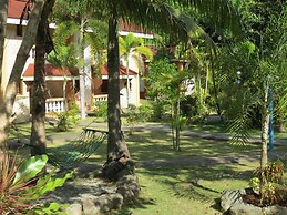 Alonaland Resort Apartelle