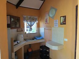 Alonaland Resort Apartelle