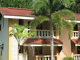 Alonaland Resort Apartelle