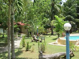 Alonaland Resort Apartelle