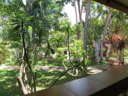 Alonaland Resort Apartelle