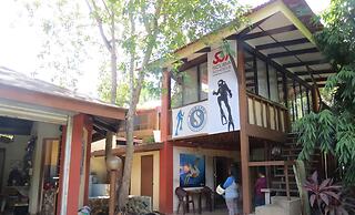 Alonaland Resort Apartelle