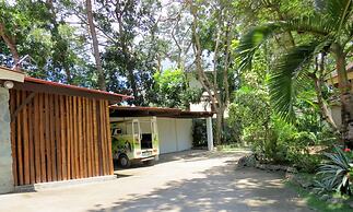 Alonaland Resort Apartelle