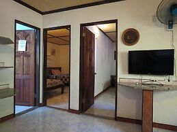 Alonaland Resort Apartelle