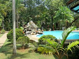 Alonaland Resort Apartelle