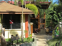 Alonaland Resort Apartelle