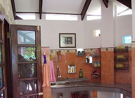 Alonaland Resort Apartelle