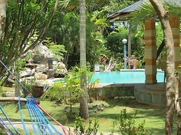 Alonaland Resort Apartelle