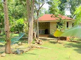 Alonaland Resort Apartelle